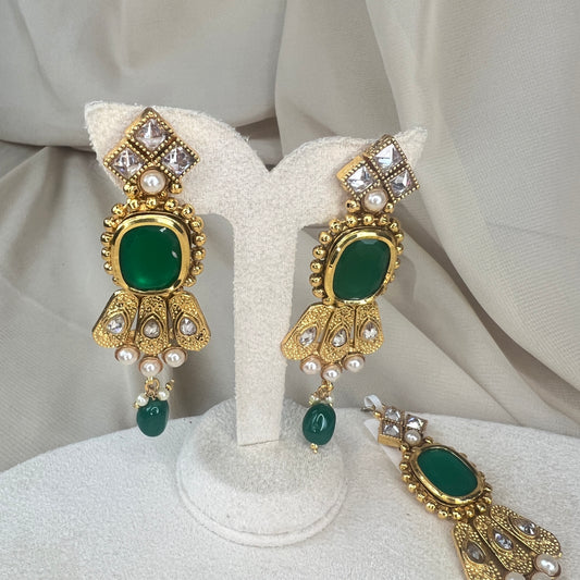 Kundan Earring and Tikka Set