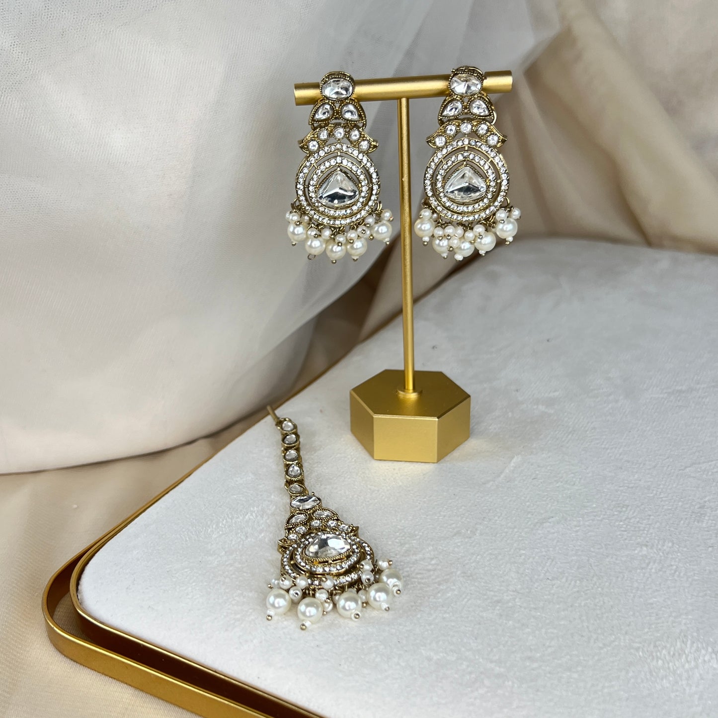 Victorian White Gold Kundan Semi Bridal Set