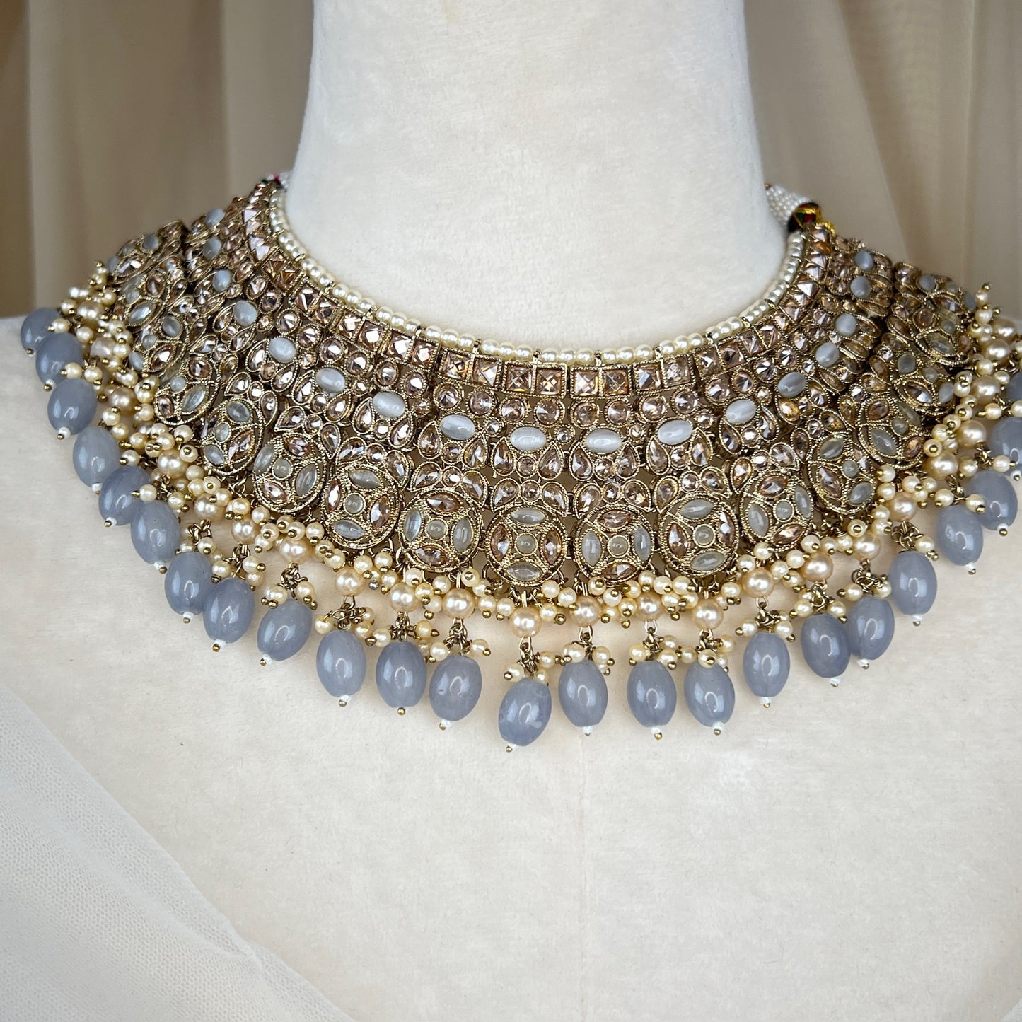 Large Bib Style Semi Bridal Set w/Jhoomar