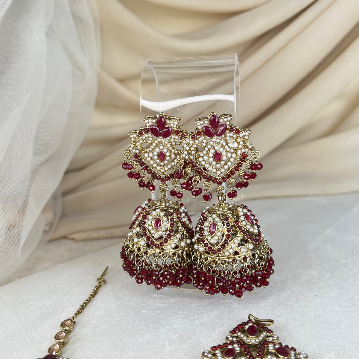 Large Bib/Choker Style Semi Bridal w/Jhoomar
