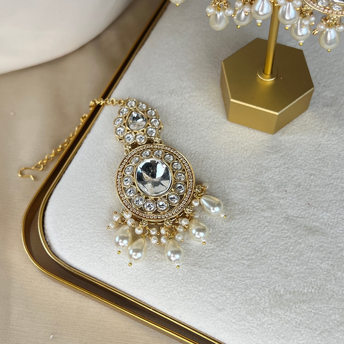 Victorian White Gold Kundan Semi Bridal Set