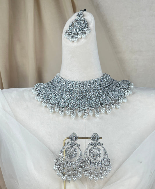 Bib Style Polki Semi Bridal Choker Set