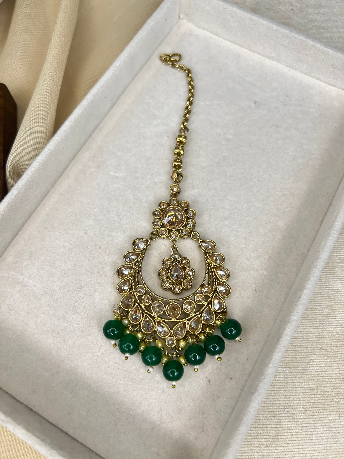 Emerald Semi Bridal Choker Set