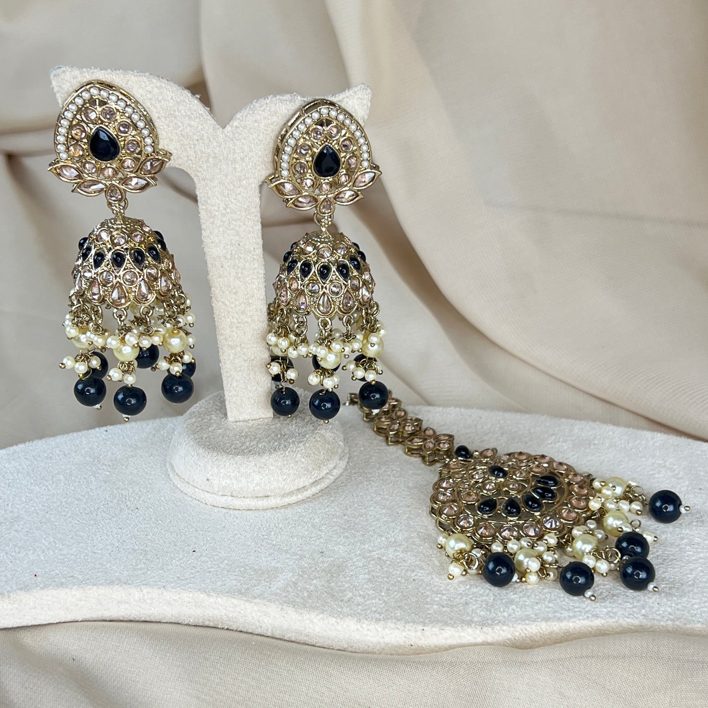 Jumka Earring with Oversized Tikka Set