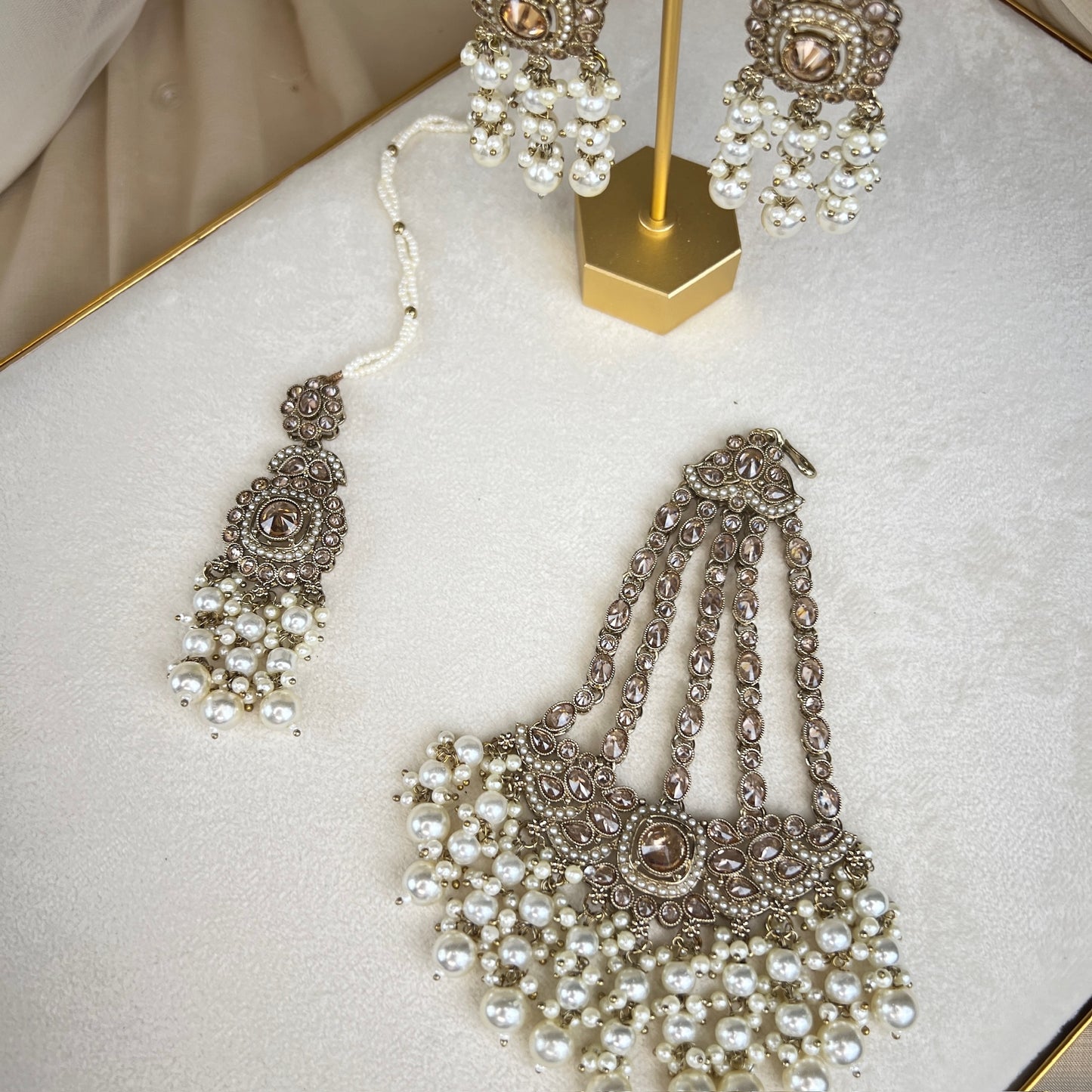 Pearl Semi Bridal Choker Set w/Jhoomar