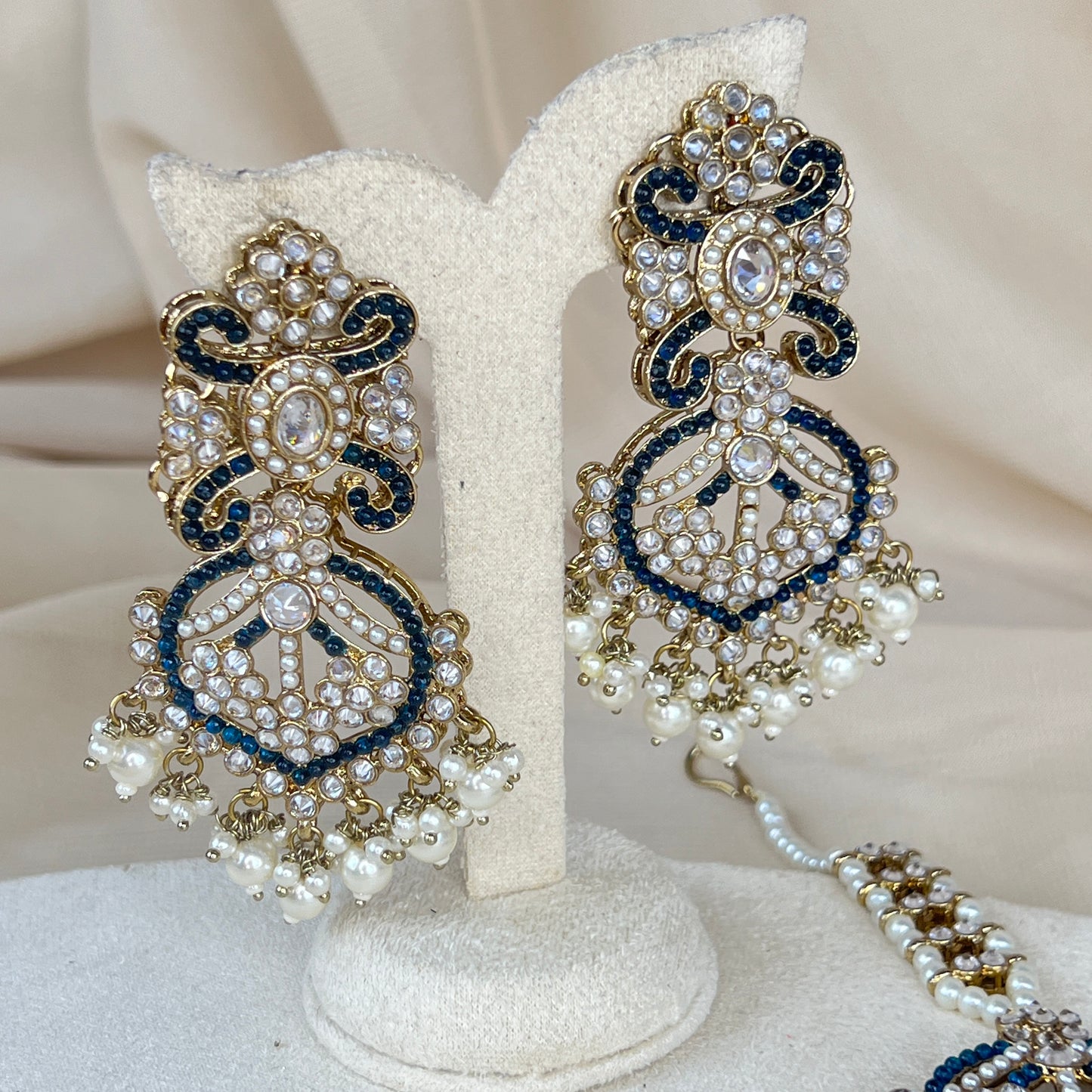 Nauratan Earring & Tikka Set