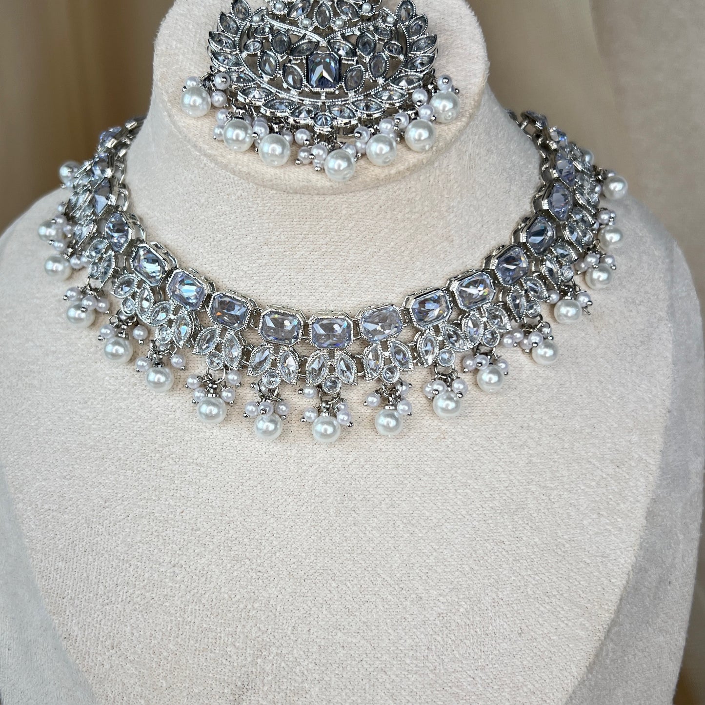 Silver Necklace Set w/Earrings & Tikka