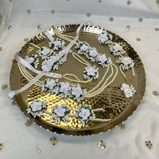 White and Pearl Floral Necklace Set