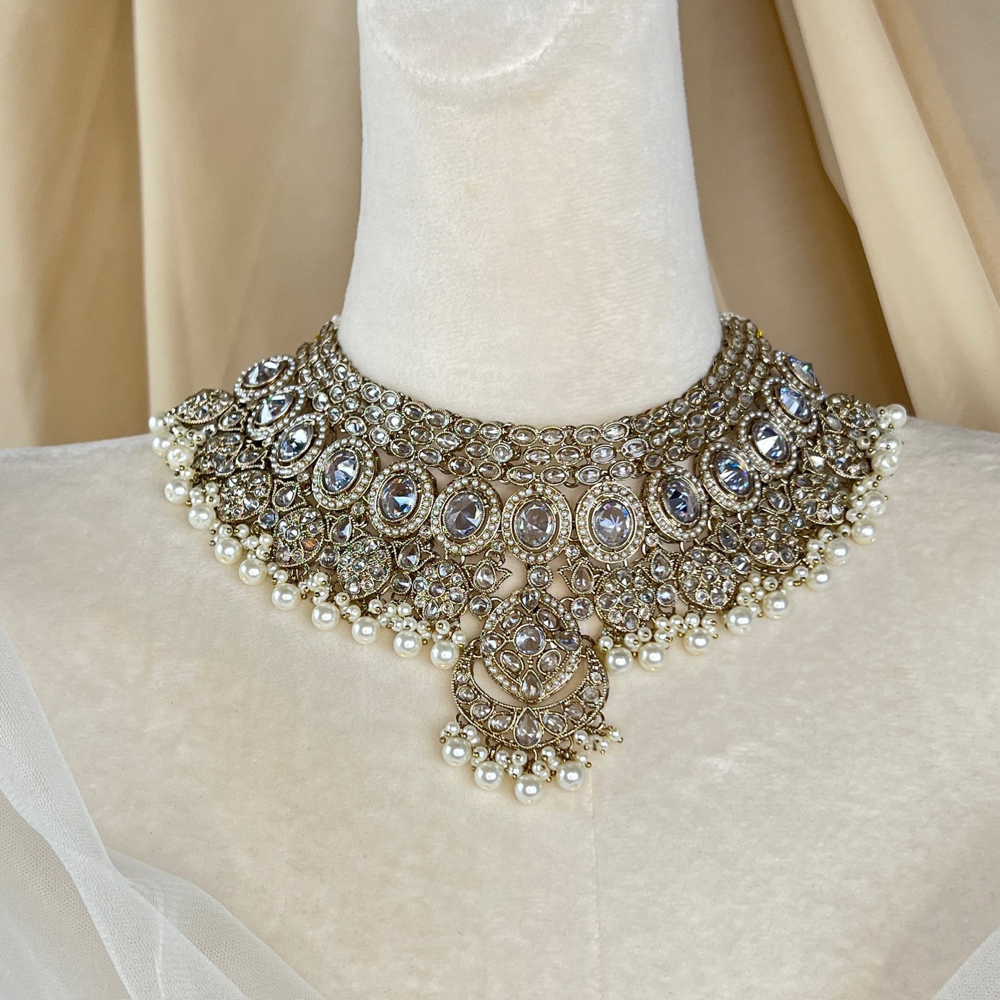 Large Semi Bridal Choker Set