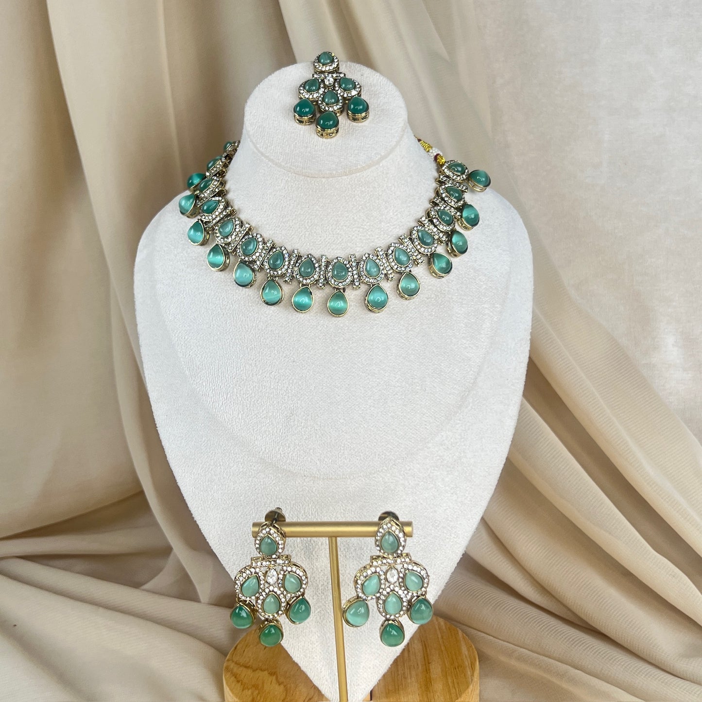 Kundan Necklace Set