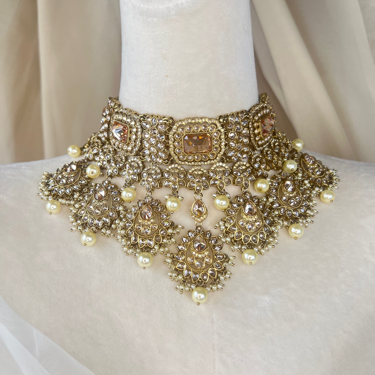 Large Semi Bridal Choker Set