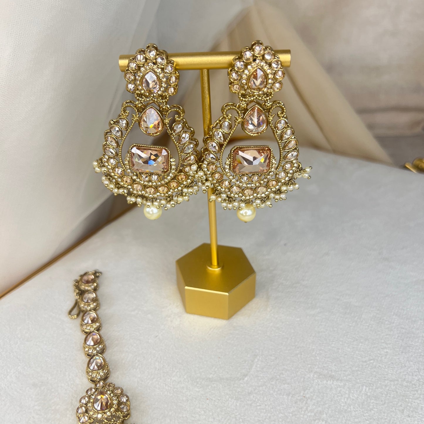 Large Semi Bridal Choker Set