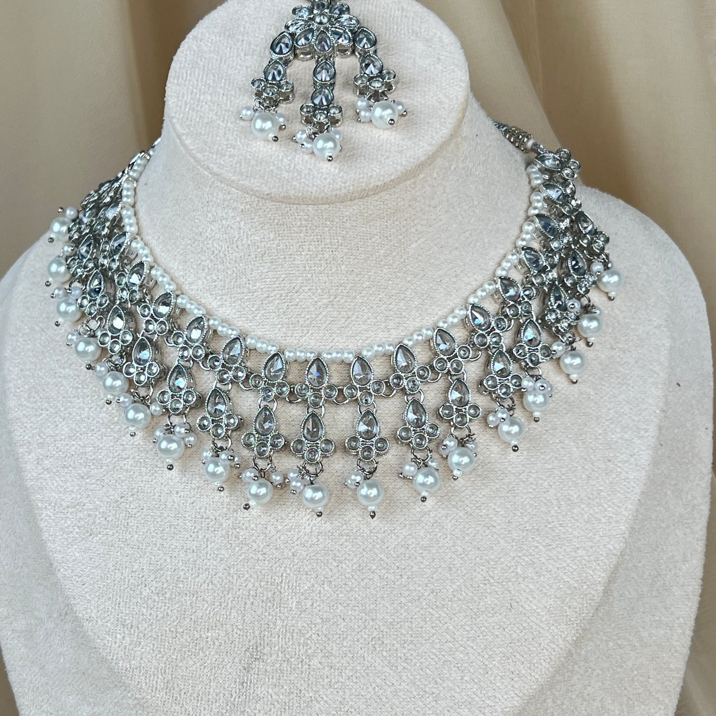 Dainty Silver Necklace Set