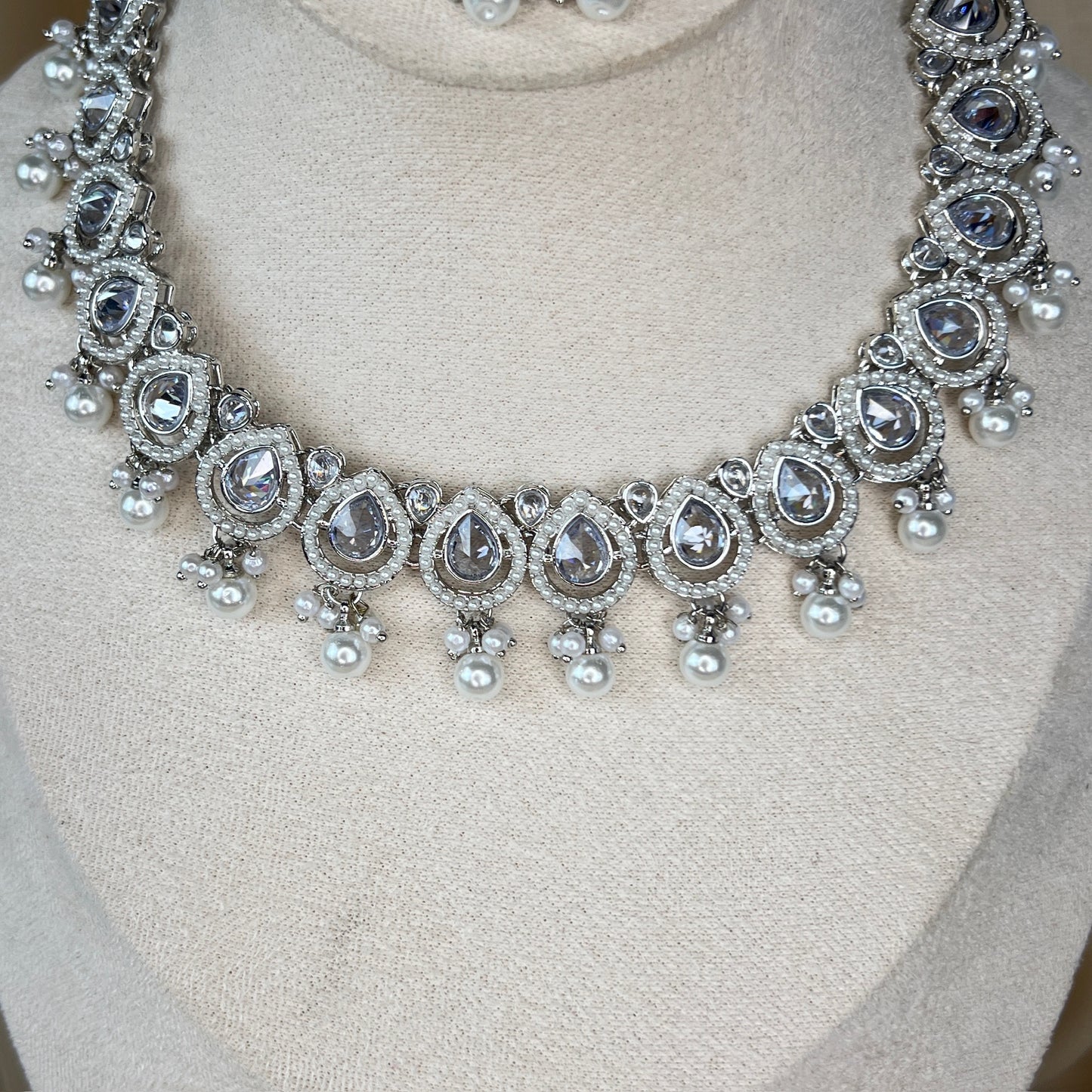 Silver Necklace Set w/Earrings & Tikka