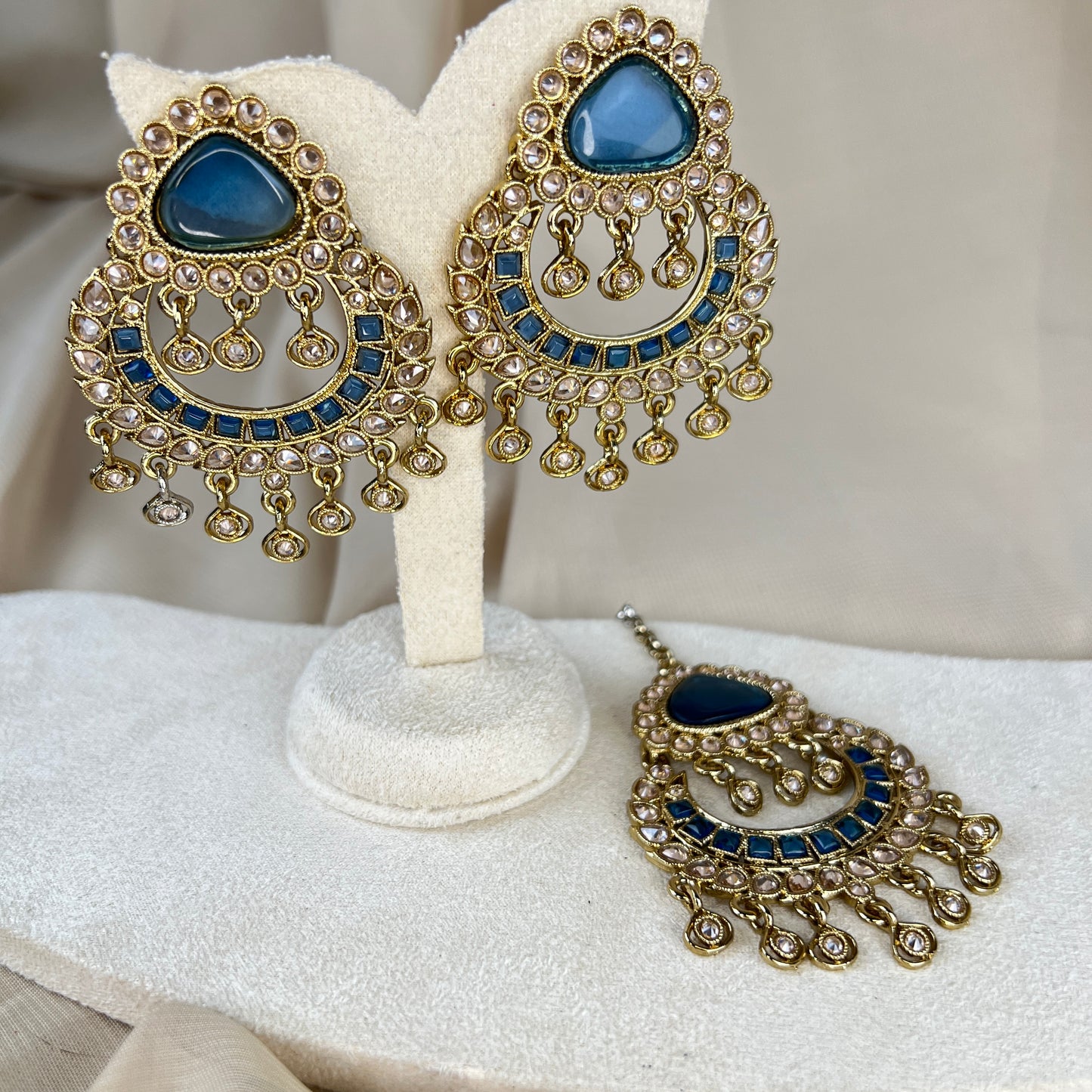 Oversized Earring and Tikka Set