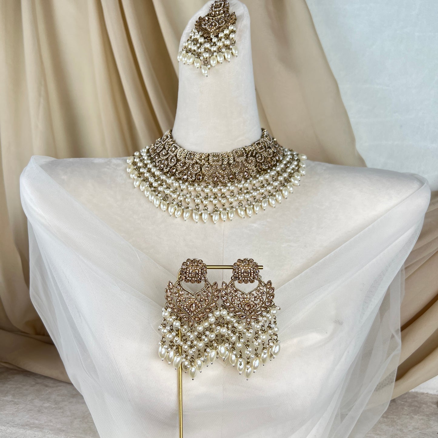 Pearl Semi Bridal Set