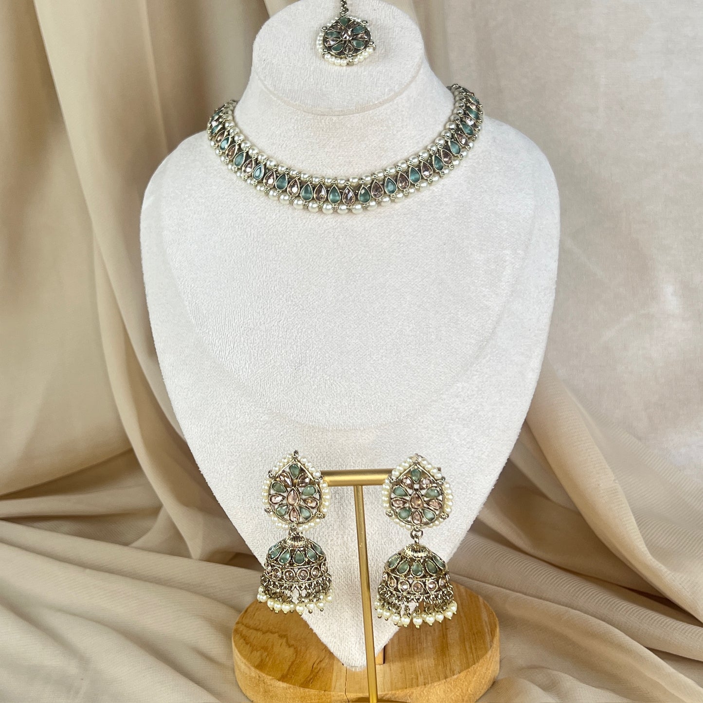 Dainty Necklace | Choker set w/Jhumka Earrings