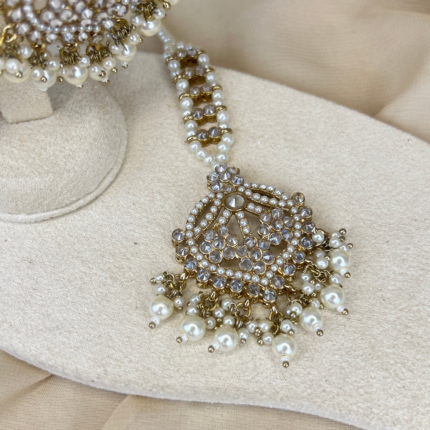 Nauratan Earring & Tikka Set