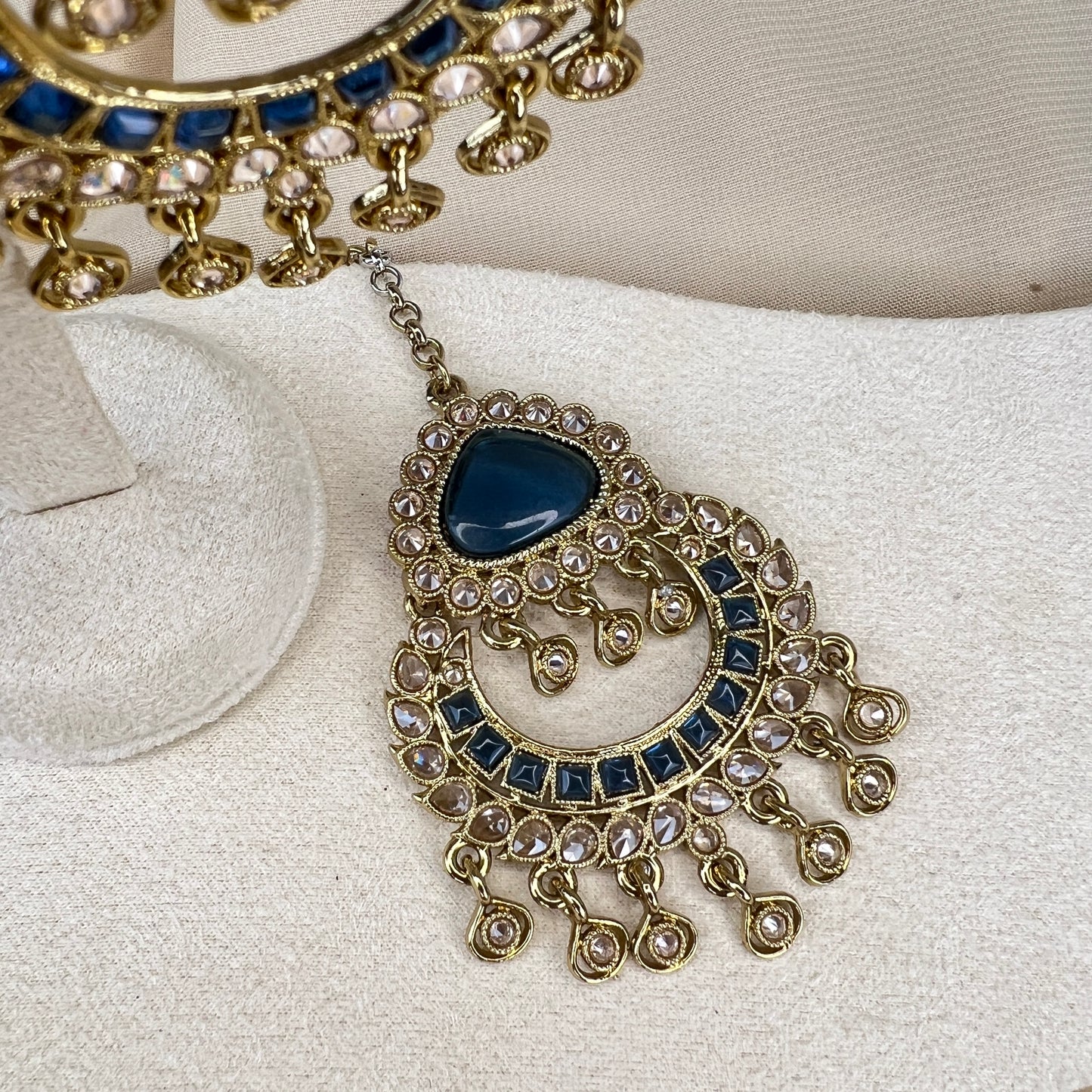 Oversized Earring and Tikka Set