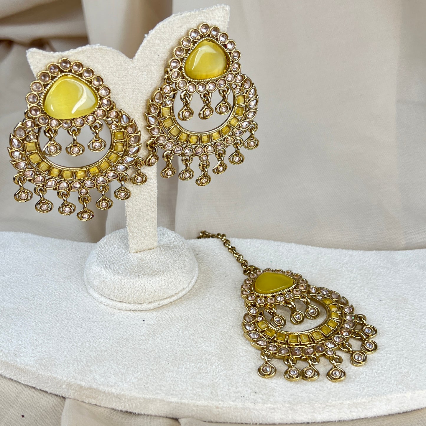 Oversized Earring and Tikka Set