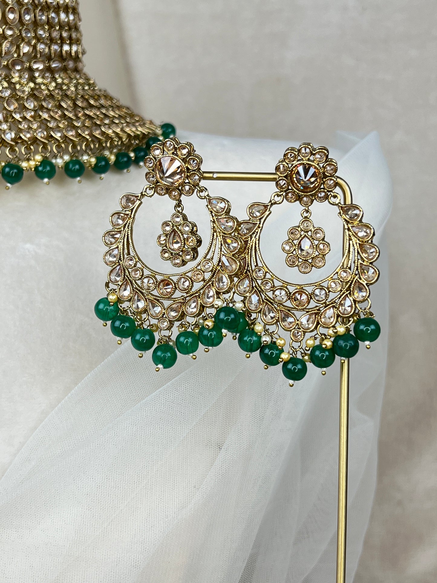 Emerald Semi Bridal Choker Set