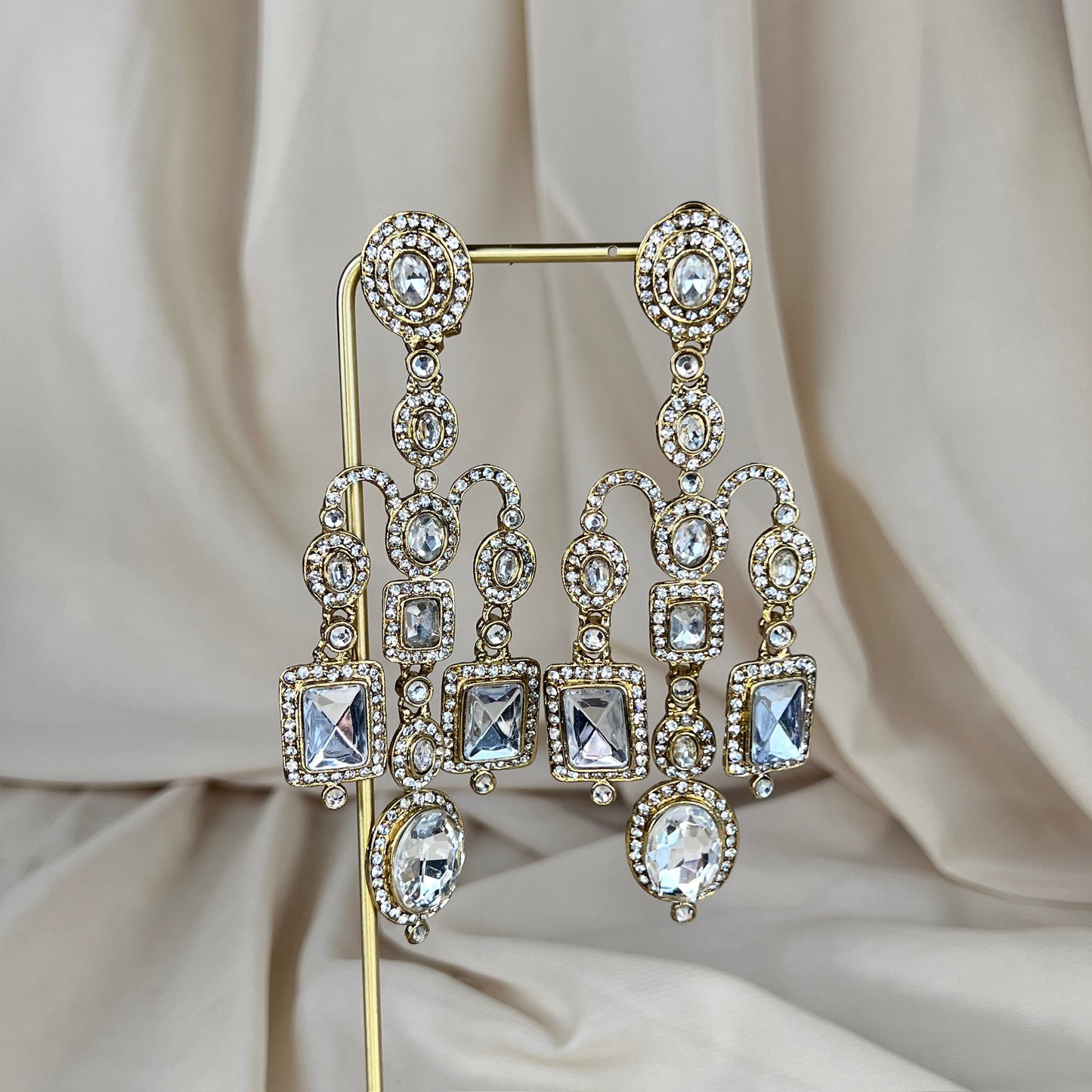 Oversized Kundan White Earrings