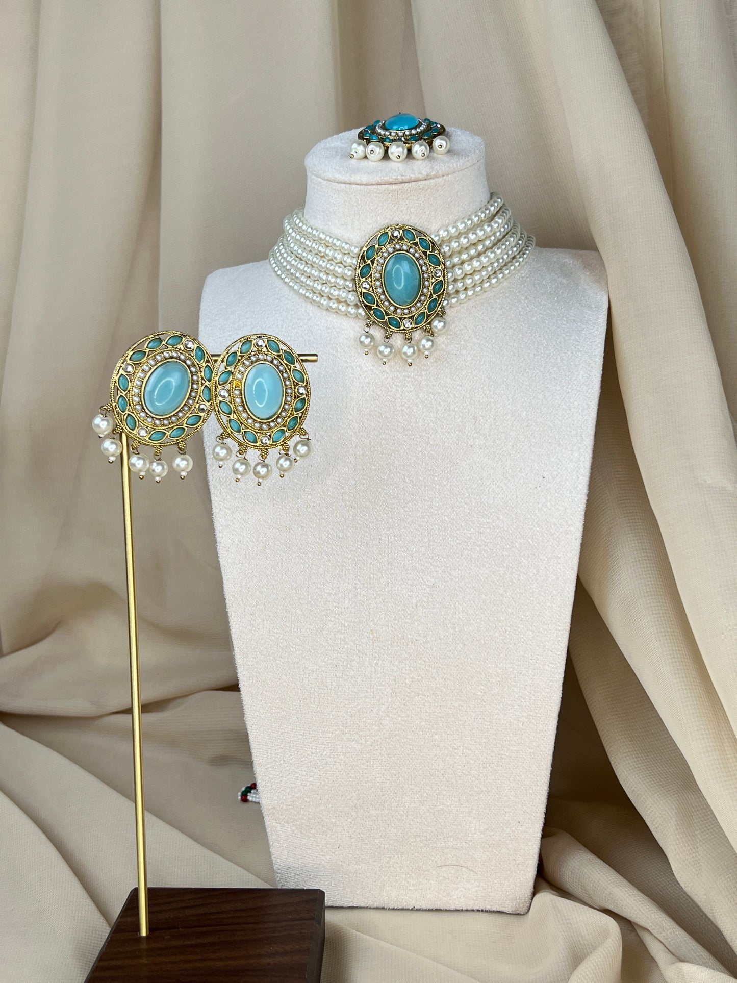 Elegant Pearl Choker Set