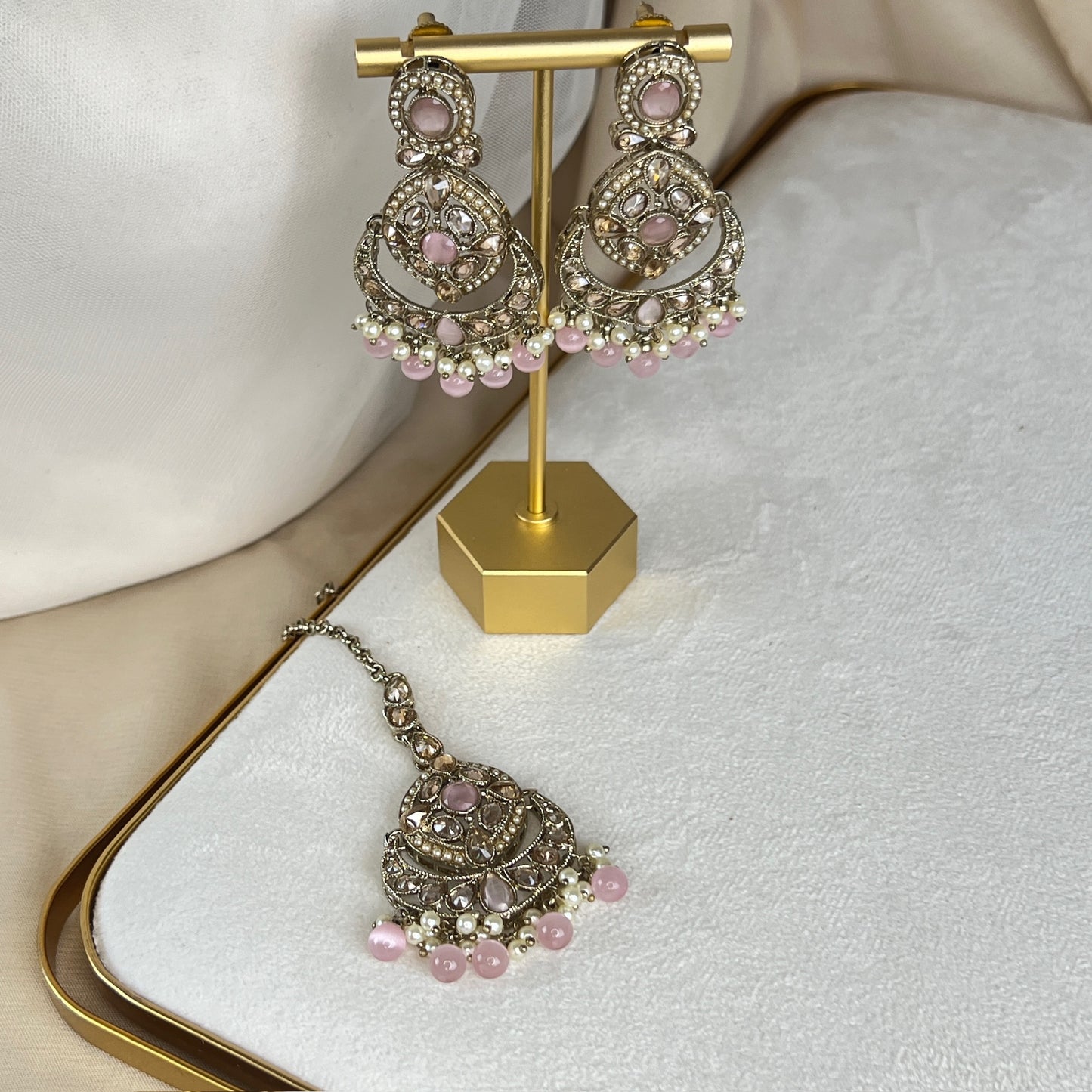 Large Semi Bridal Choker Set