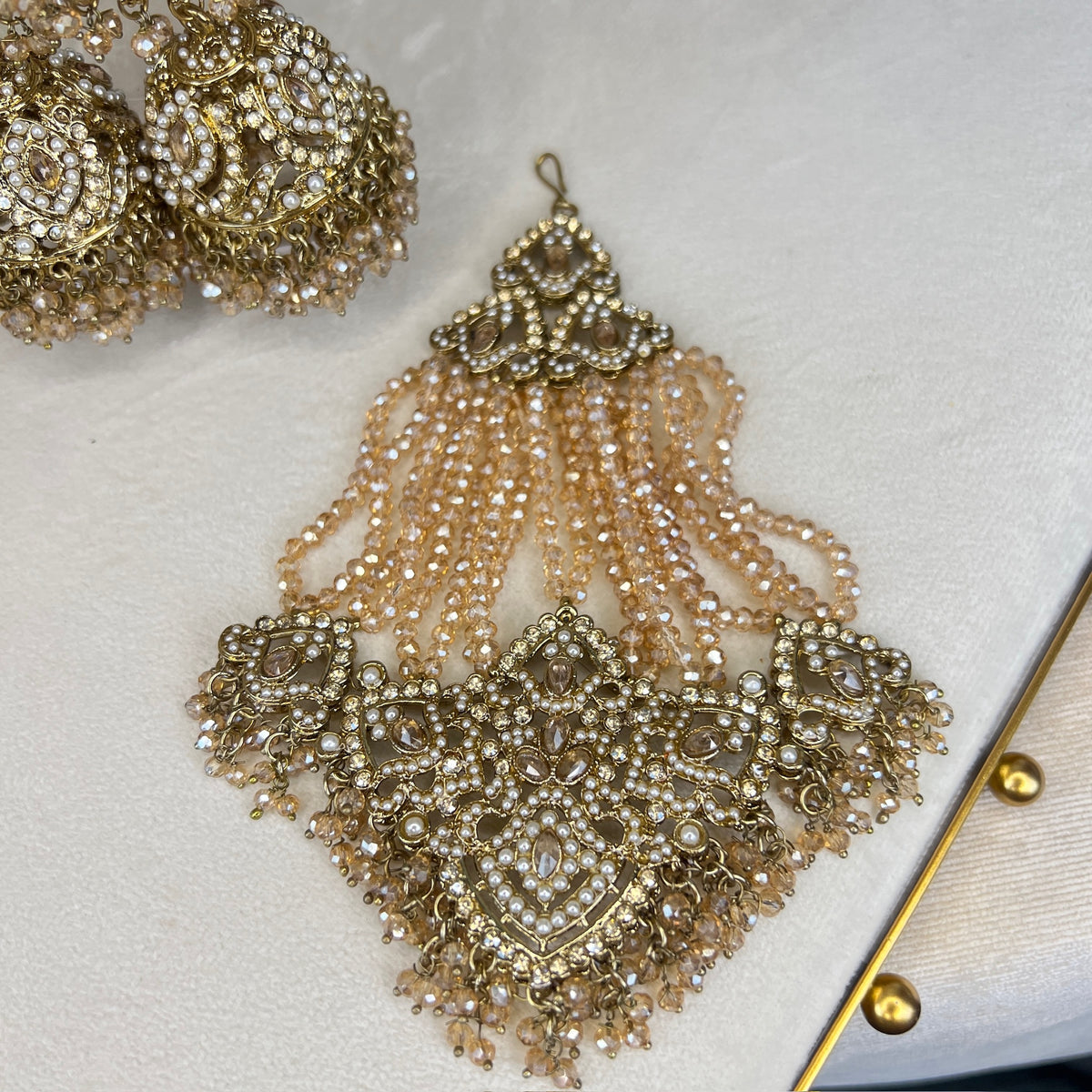 Large Bib/Choker Style Semi Bridal w/Jhoomar