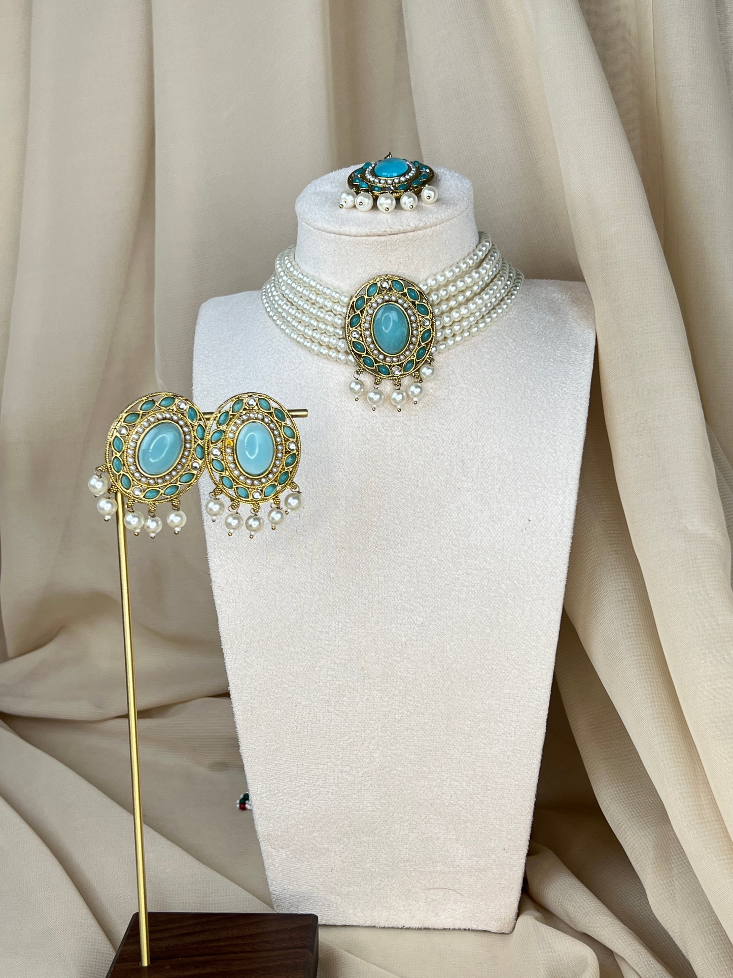 Elegant Pearl Choker Set