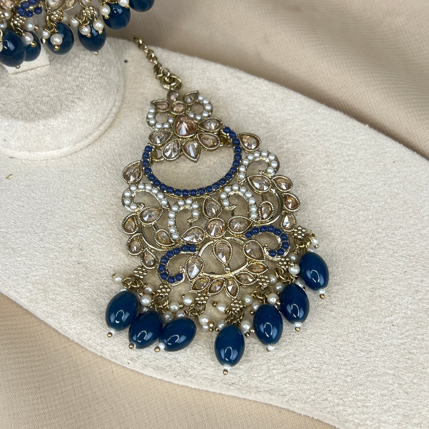Nauratan Oversized Earring and Tikka Set