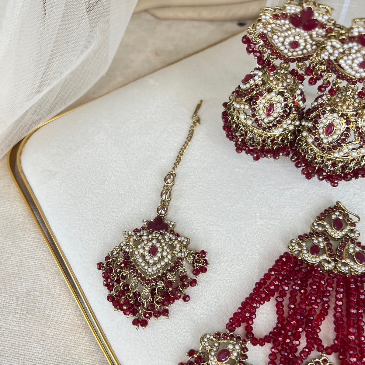 Large Bib/Choker Style Semi Bridal w/Jhoomar