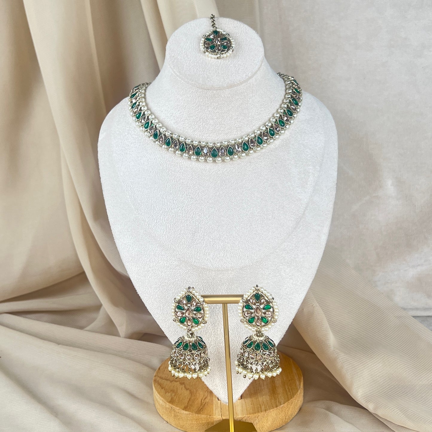 Dainty Necklace | Choker set w/Jhumka Earrings