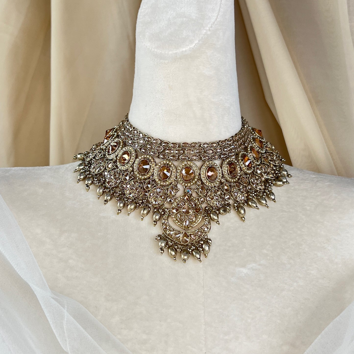 Large Semi Bridal Choker Set