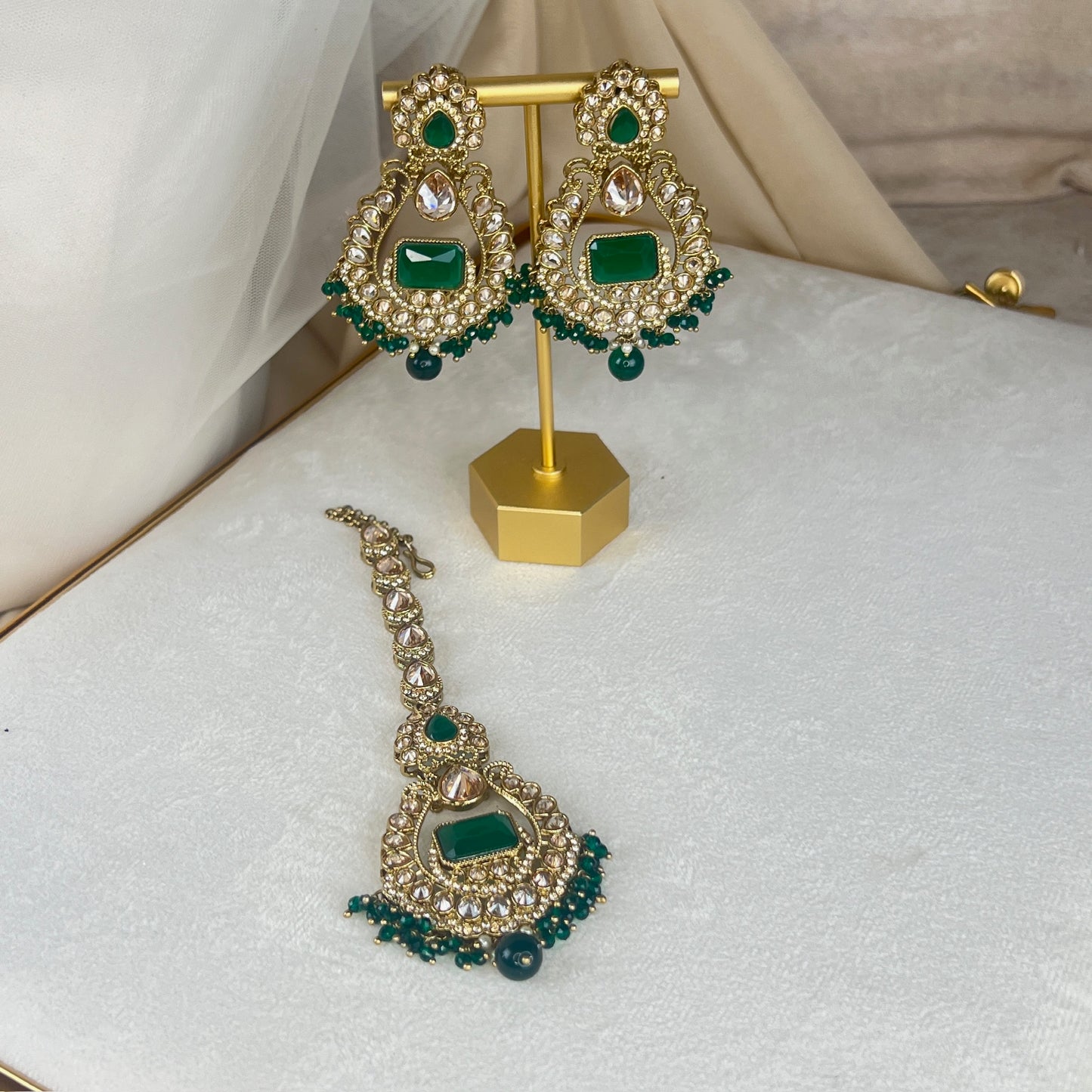 Large Semi Bridal Choker Set