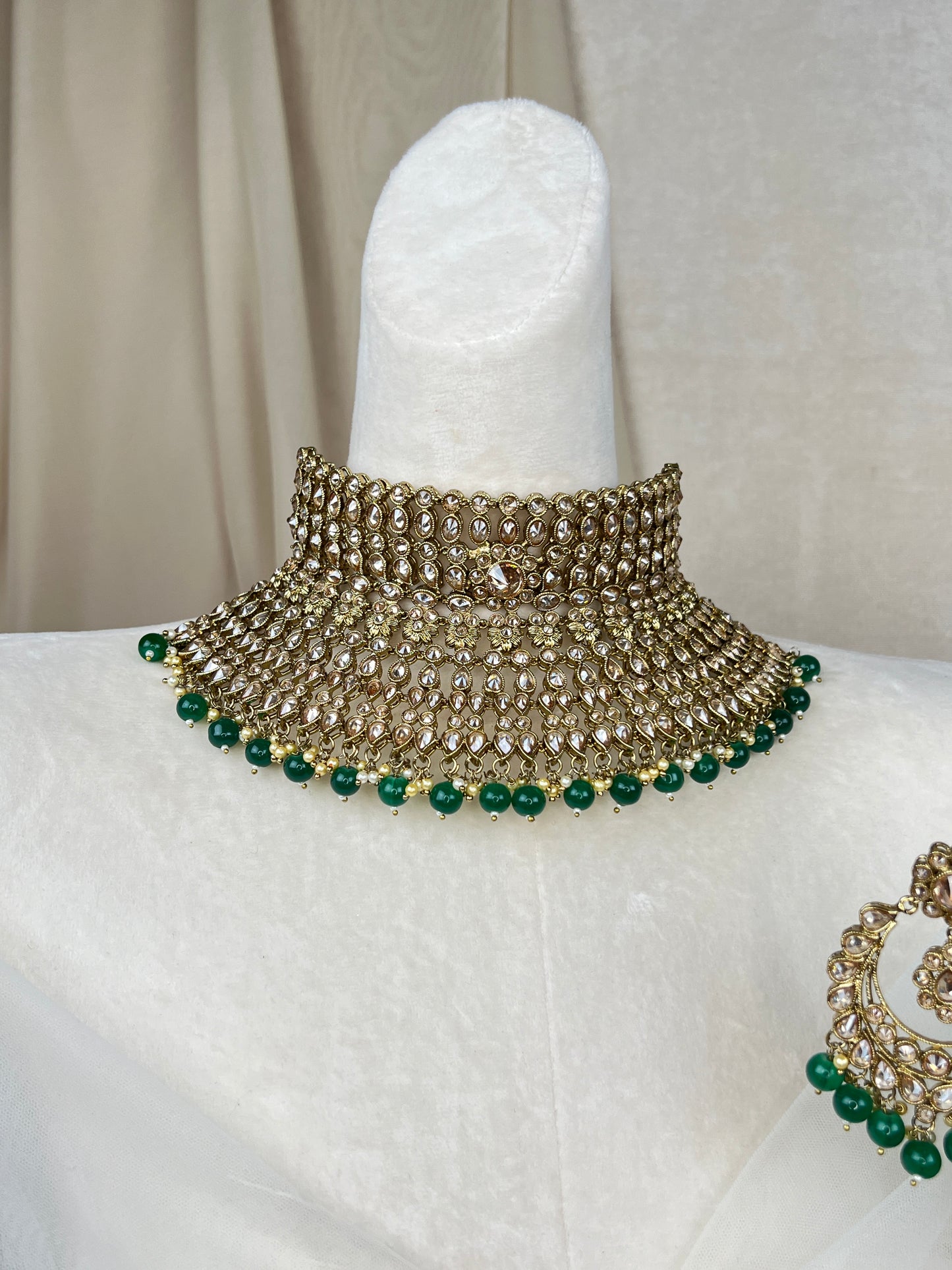 Emerald Semi Bridal Choker Set