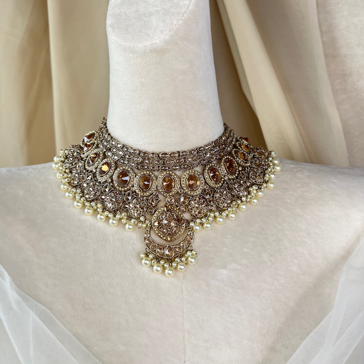 Large Semi Bridal Choker Set