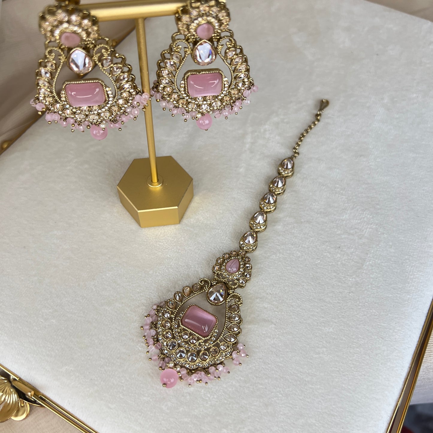 Large Semi Bridal Choker Set