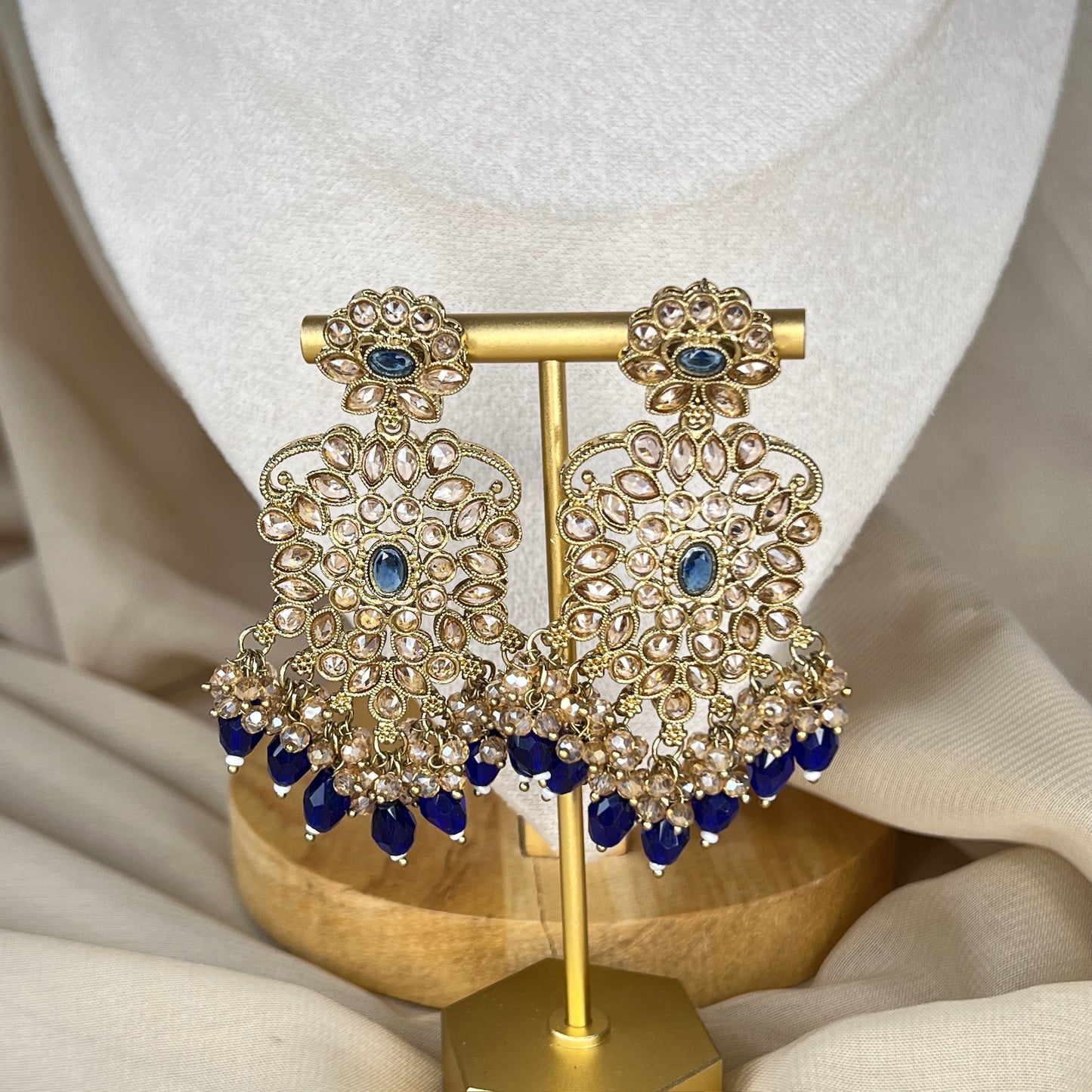 Necklace Set w/Earrings & Tikka