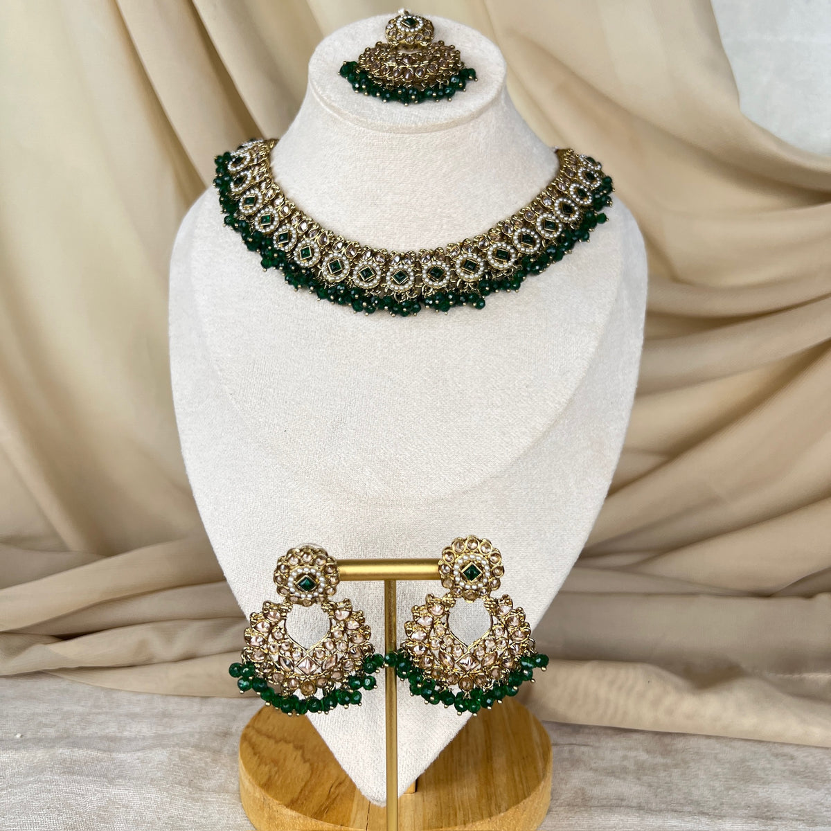 Necklace Set w/Earrings & Tikka