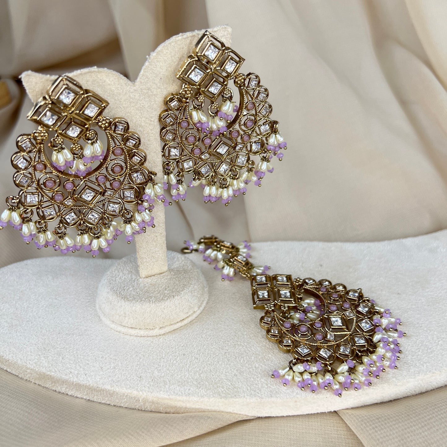 Kundan Oversized Earring and Tikka Set