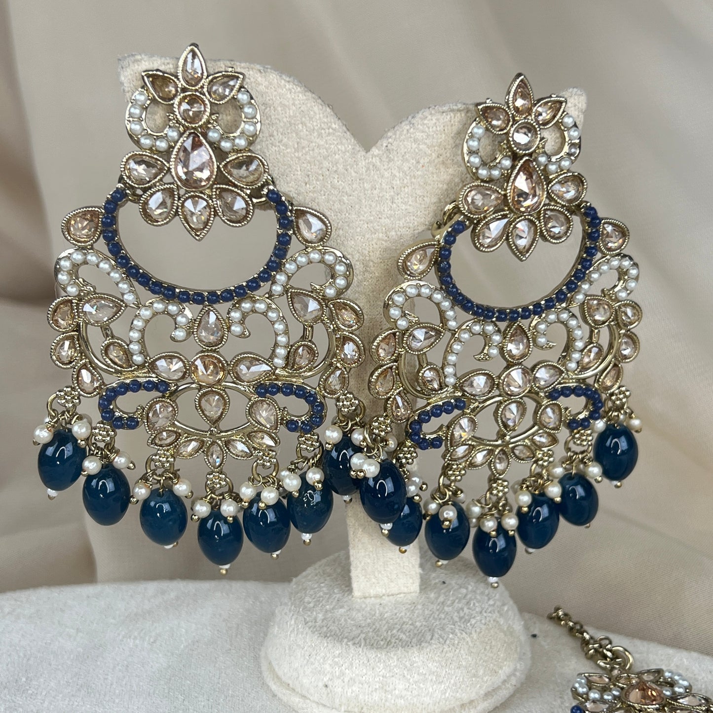 Nauratan Oversized Earring and Tikka Set