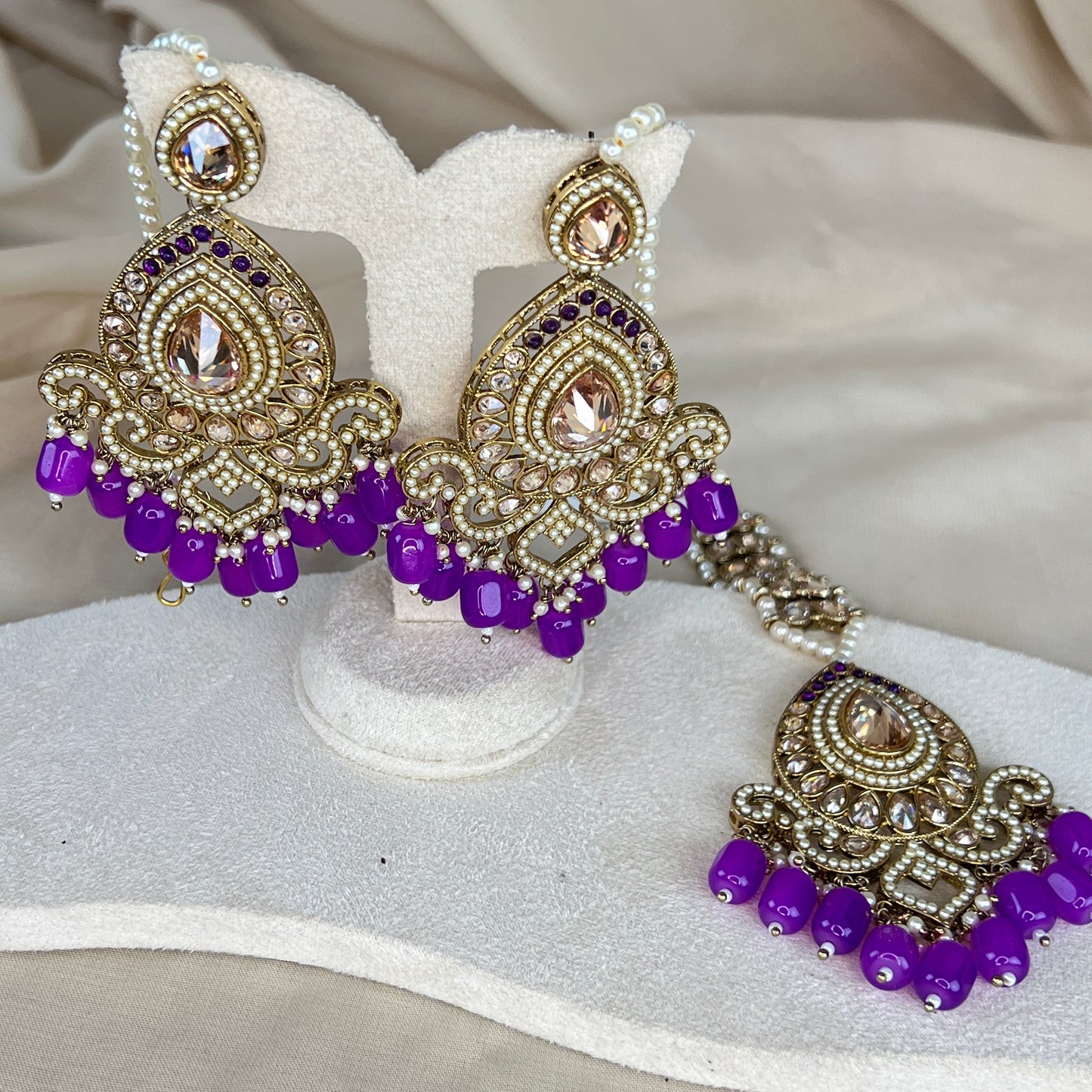 Nauratan Oversized Earring and Tikka Set
