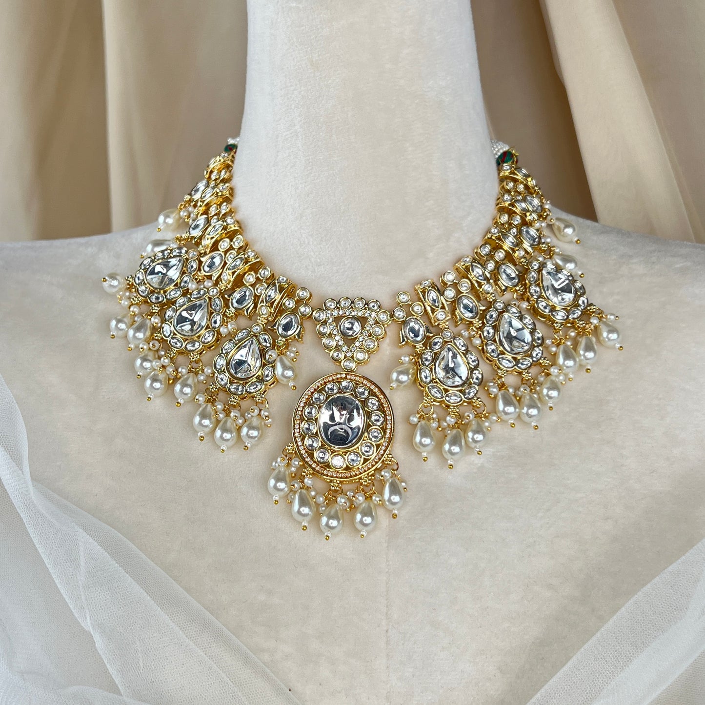 Victorian White Gold Kundan Semi Bridal Set
