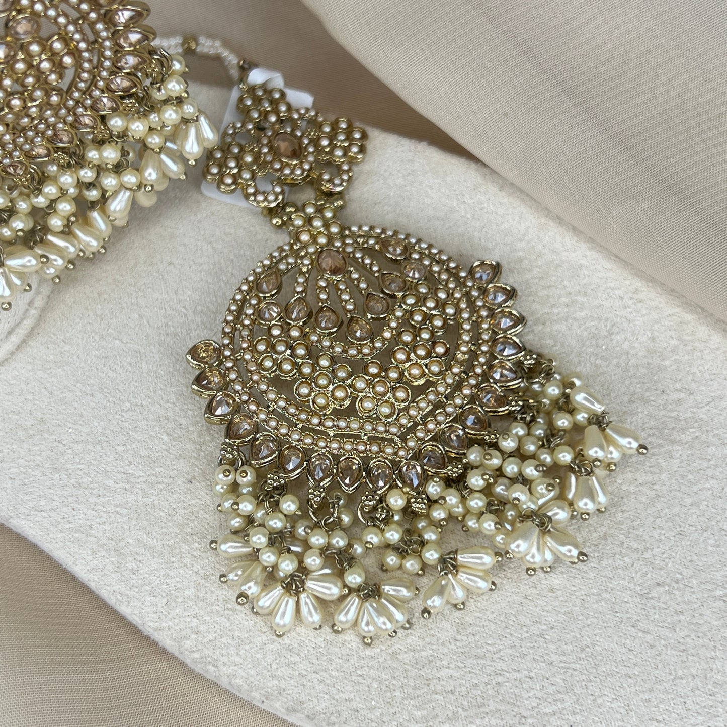 Nauratan Oversized Earring & Tikka Set