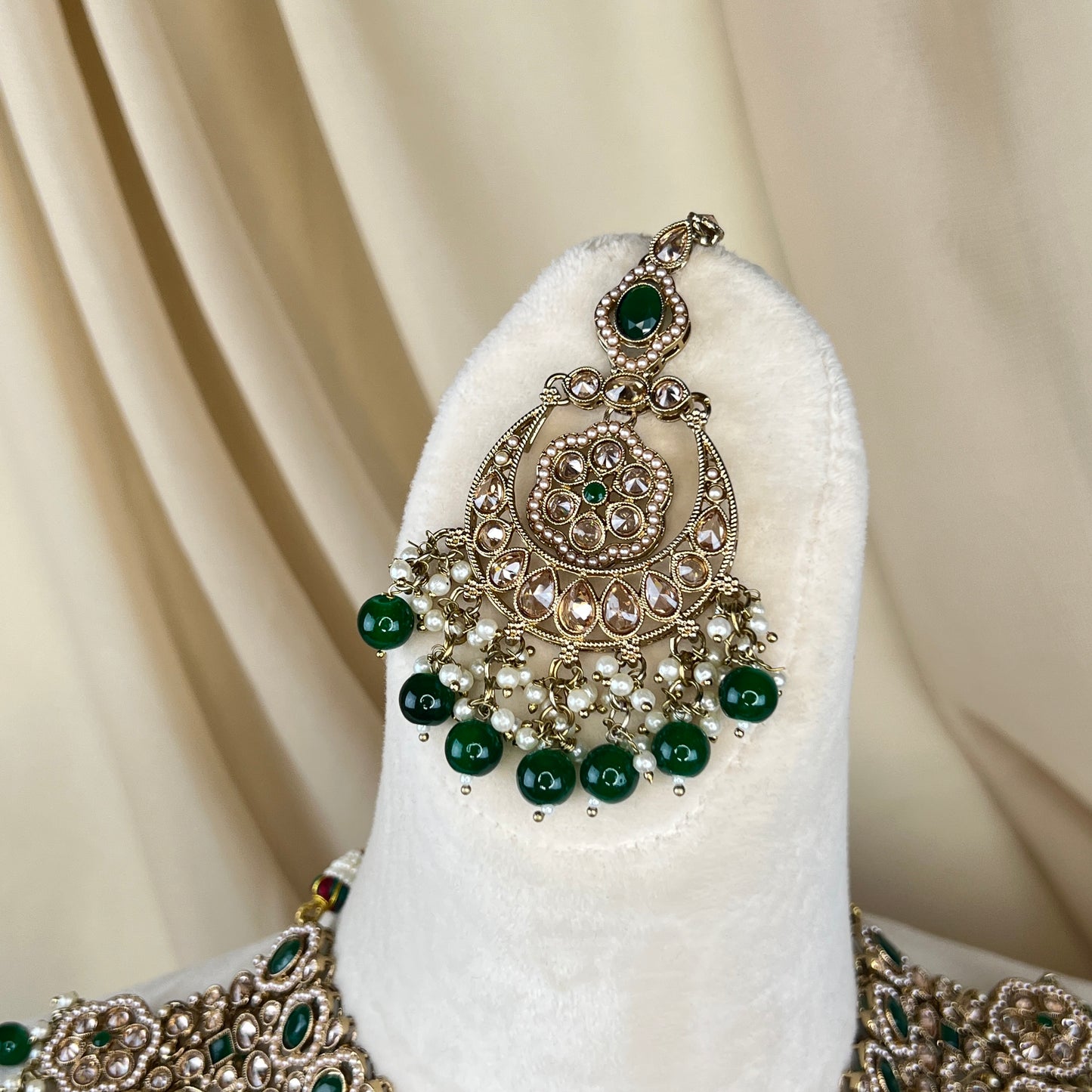 Bib Style Polki Semi Bridal Choker Set