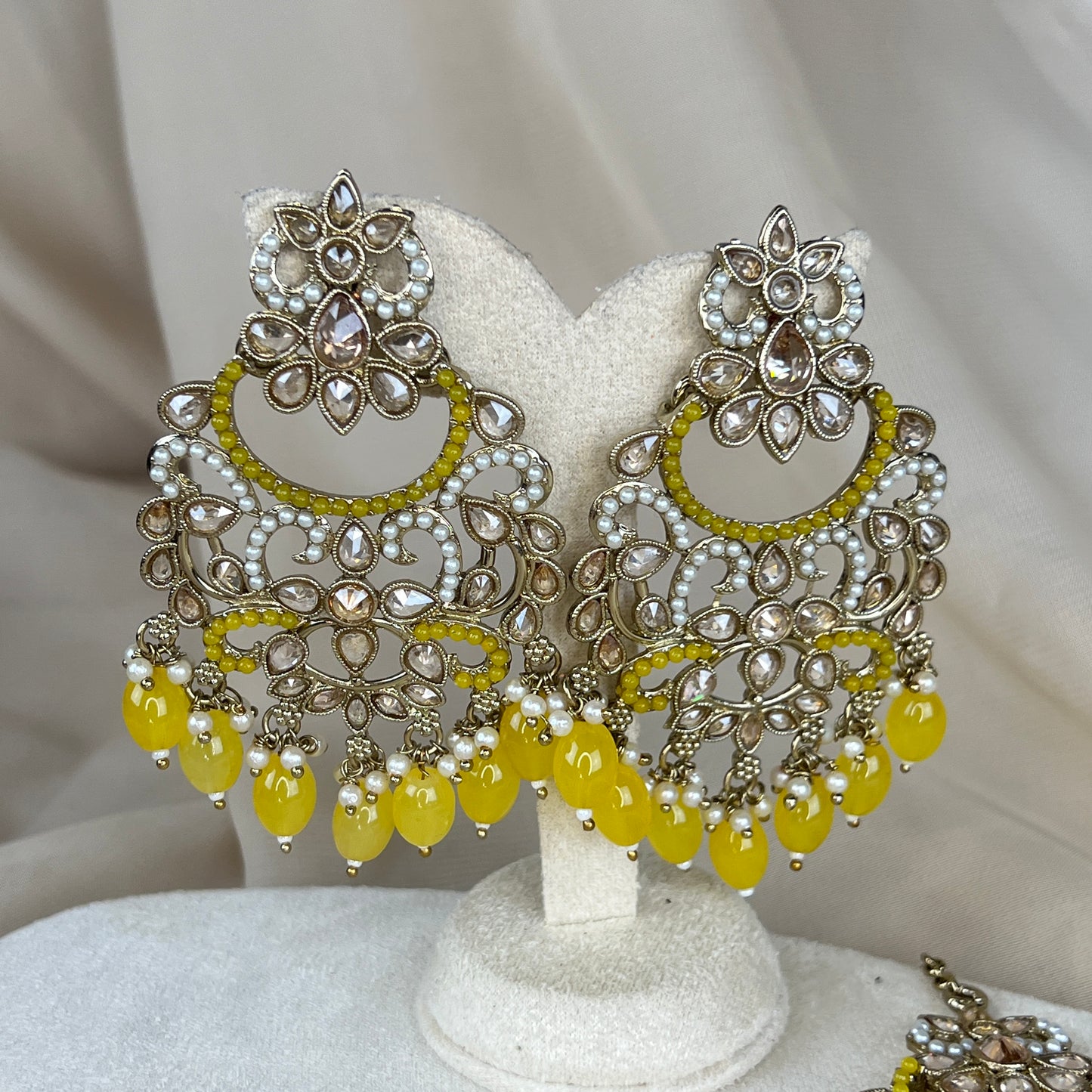 Nauratan Oversized Earring and Tikka Set