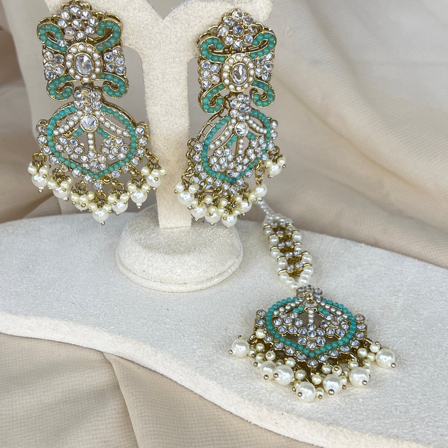 Nauratan Earring & Tikka Set