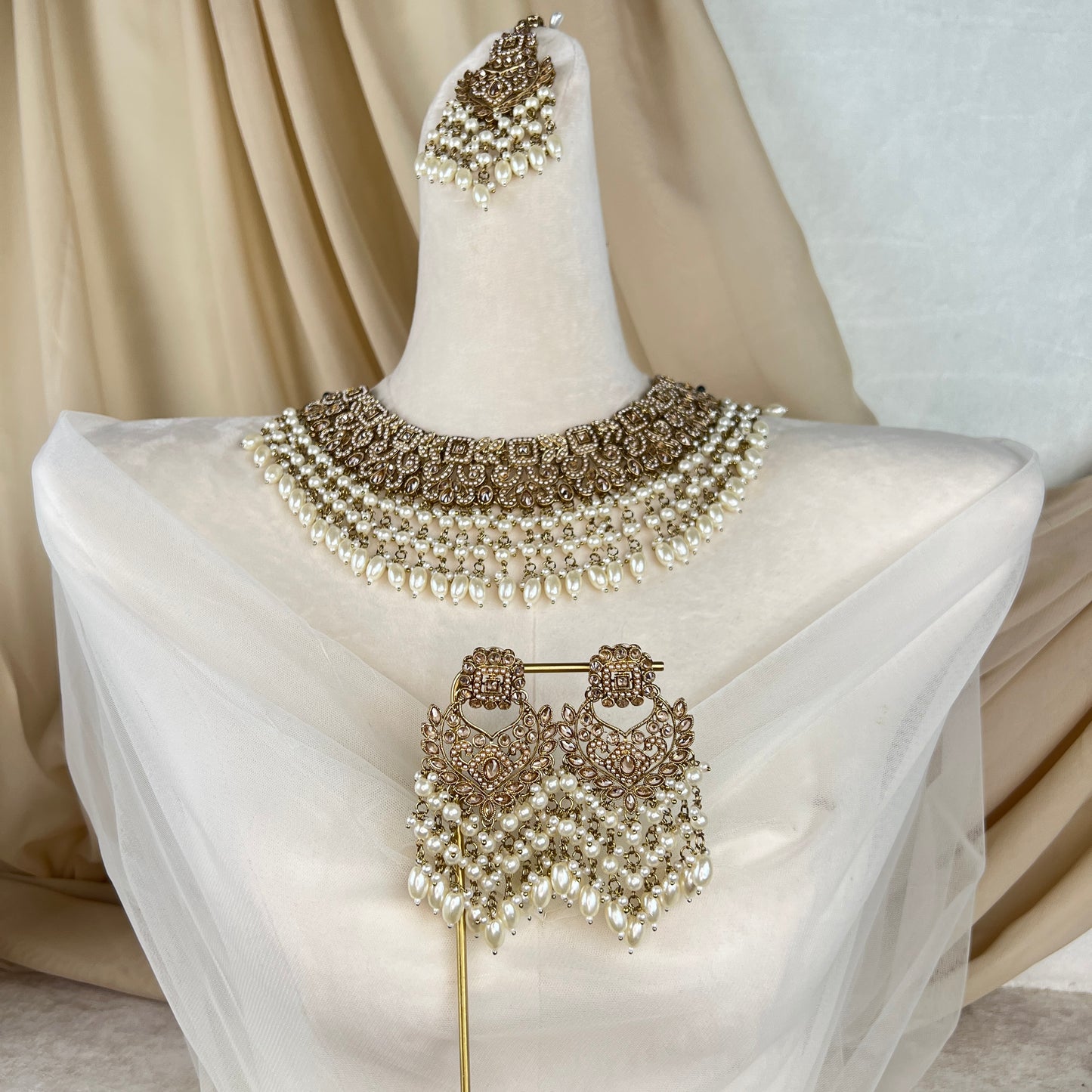Pearl Semi Bridal Set