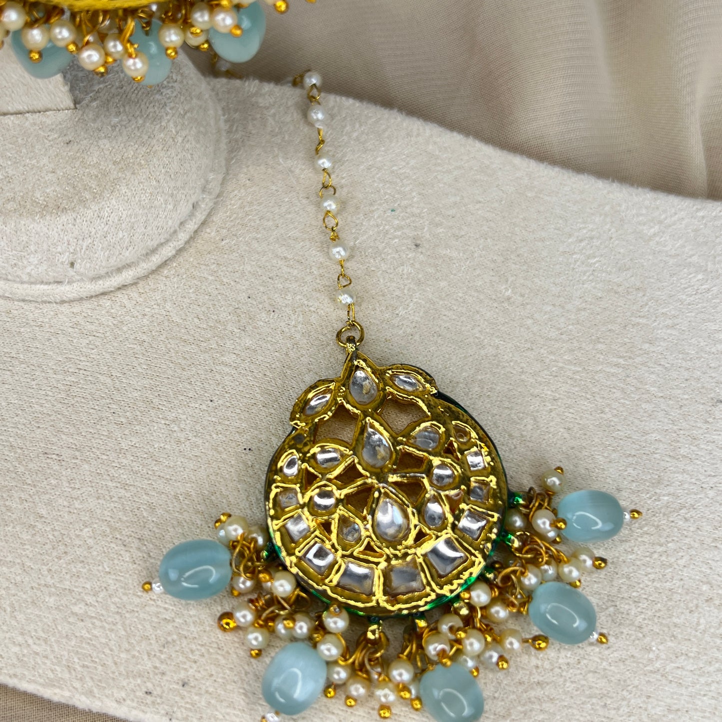 Kundan Earring & Tikka Set